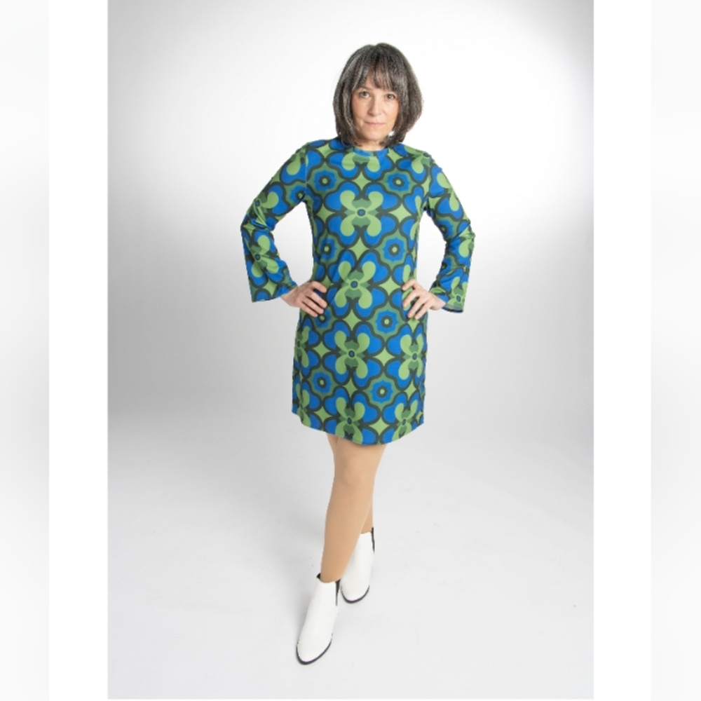 Love Her Madly "Melanie" Blue and Green Mod Print Long Sleeve Shift Dress